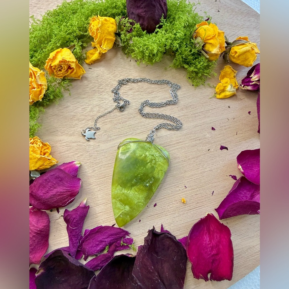 Handmade Serpentine Pendant Necklace